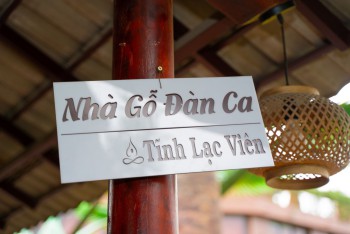 Giới thiệu về Nhà Gỗ Đàn Ca Tĩnh Lạc Viên